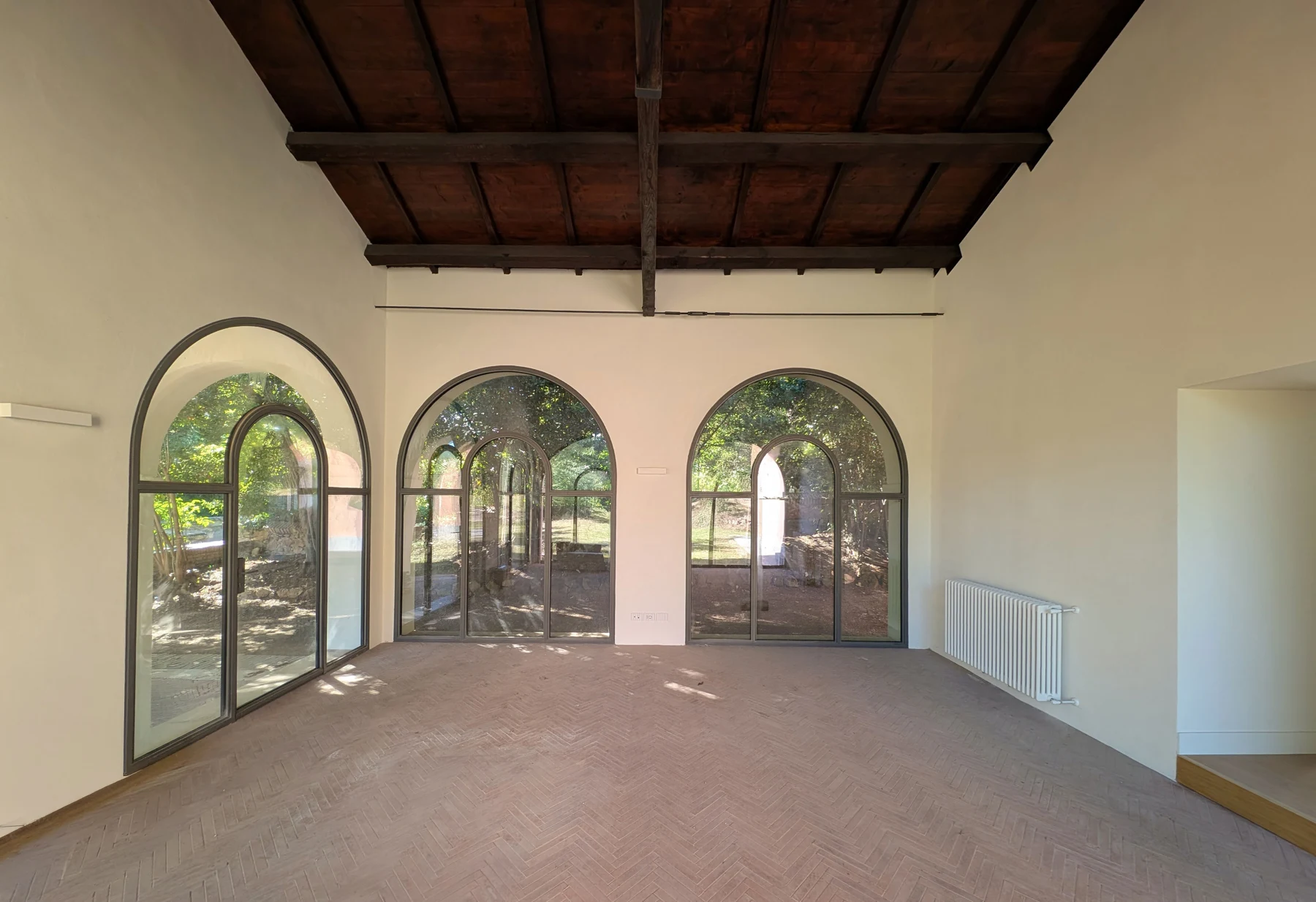 Sala con affaccio sul giardino